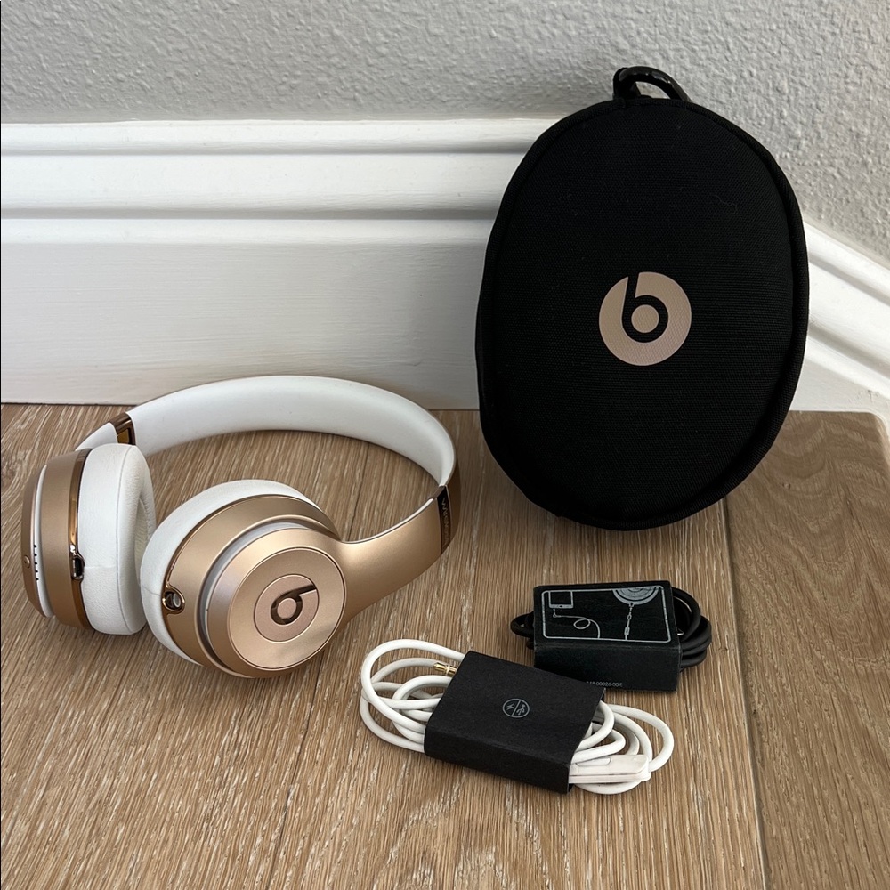 Dr. Dre Beats by Dre Solo3 Gold and White Wireless Headphones